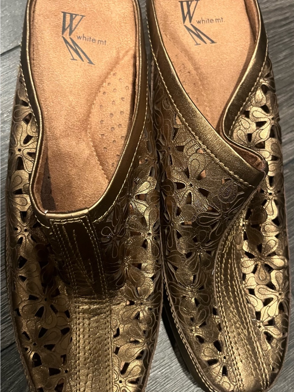 WHITE MOUNTAIN Gold METALLIC Leather Mules Sz 7.5 ORIG $99+! COMFORT LUXURY!